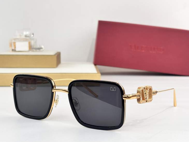 Picture of Valentino Sunglasses _SKUfw75760464fw